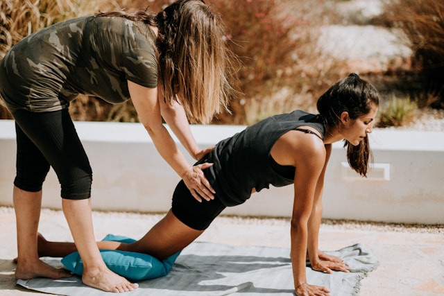 professeur de yoga